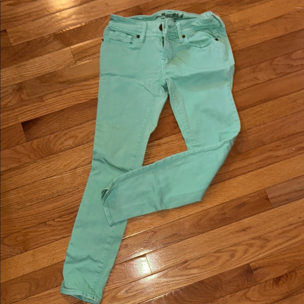 Bullhead juniors size 1 Mint Green Skinny Jeans